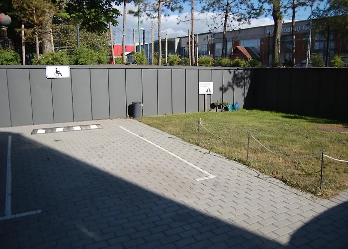 Mill House Apartments2 شقة بالانغا