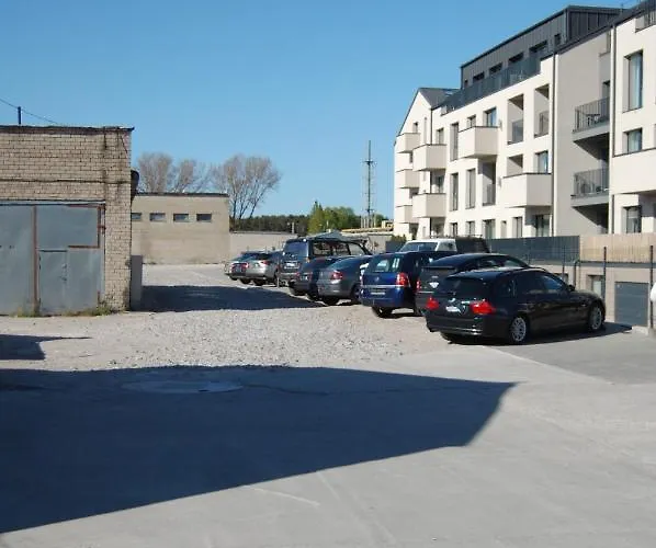 Mill House Apartments2 شقة بالانغا